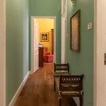 Guesthost - The House Of Harry Potter And A Story