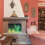 Guesthost - The House Of Harry Potter And A Story Apartment