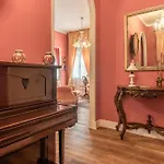 Guesthost - The House Of Harry Potter And A Story Apartment *