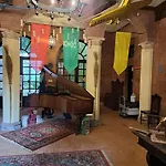 Guesthost - The House Of Harry Potter And A Story Apartment Ferrara