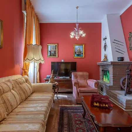 The House Of Harry Potter And A Story Apartment Ferrara