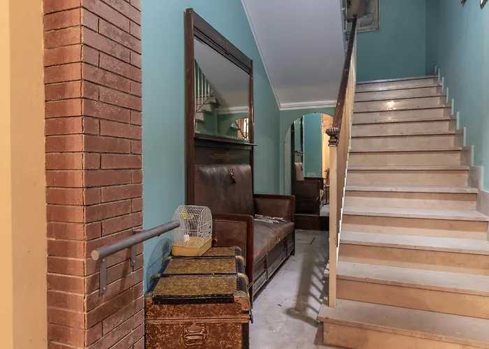 Guesthost - The House Of Harry Potter And A Story