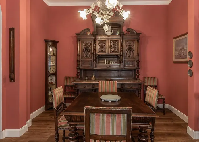 Guesthost - The House Of Harry Potter And A Story *