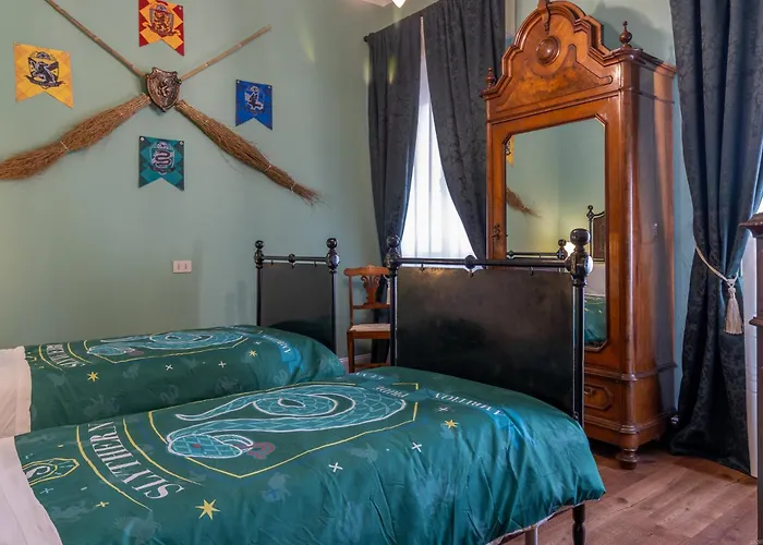 Guesthost - The House Of Harry Potter And A Story